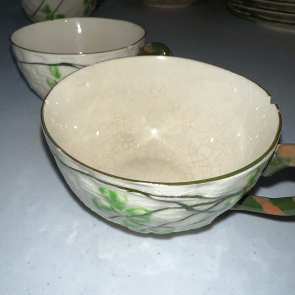 Vintage/Old Ivy & Vine Designed Tea Pot Set - Picture 4 of 4